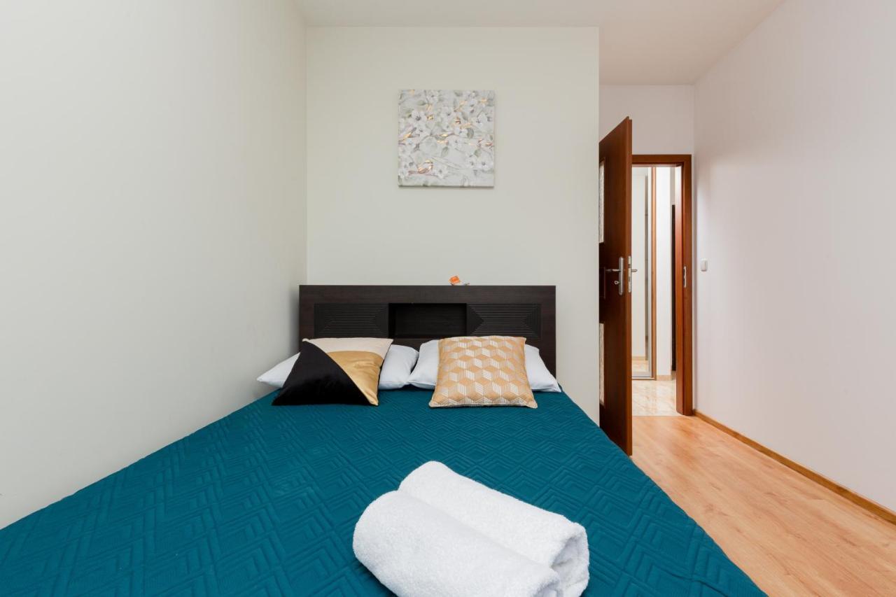 Apartament Na Woli Sowinskiego By Noclegi Renters Warszawa Exteriör bild
